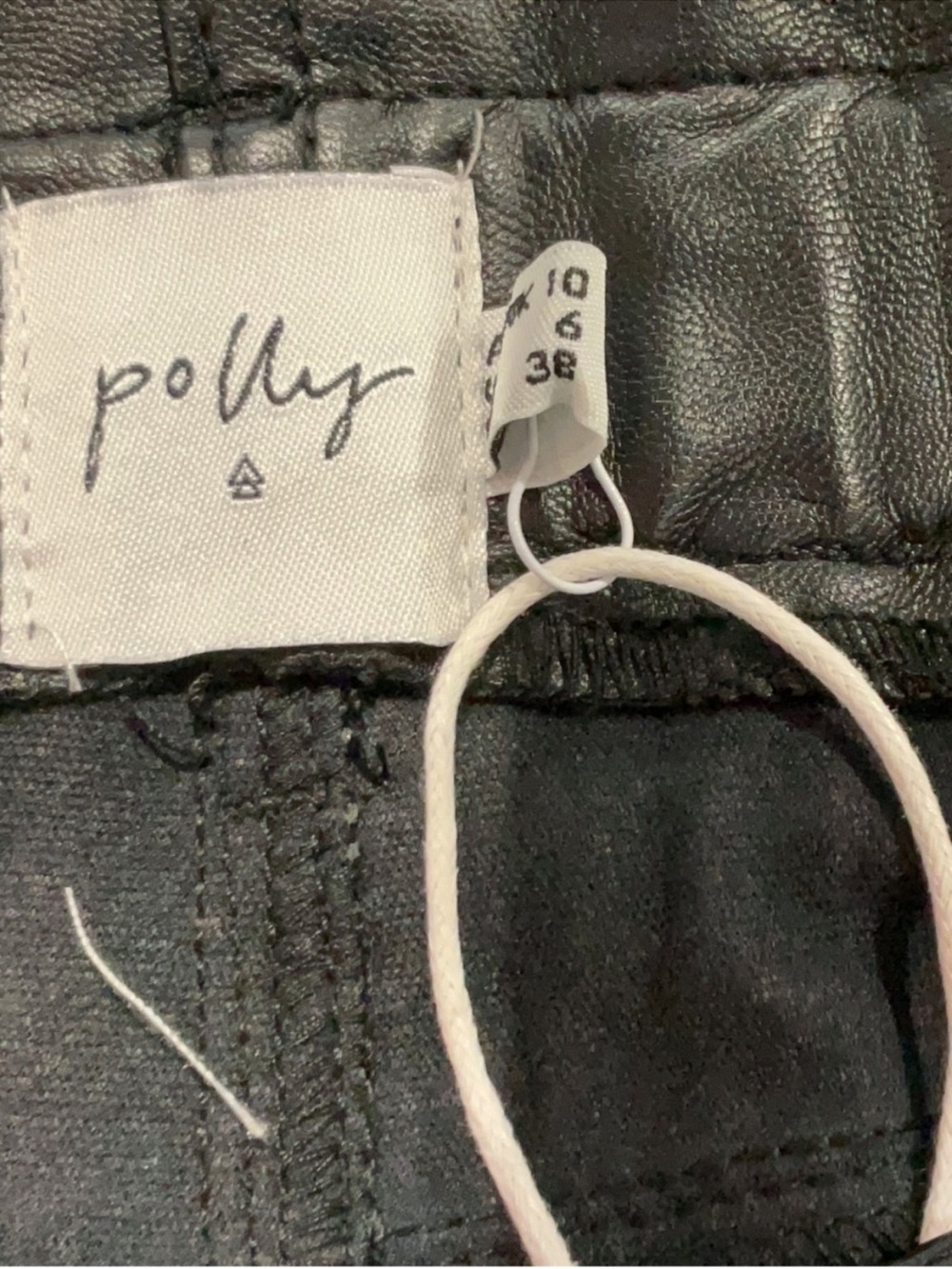 Princess Polly NWT Black Faux Leather Paperbag Shorts High Rise Size 6 - Picture 3 of 4